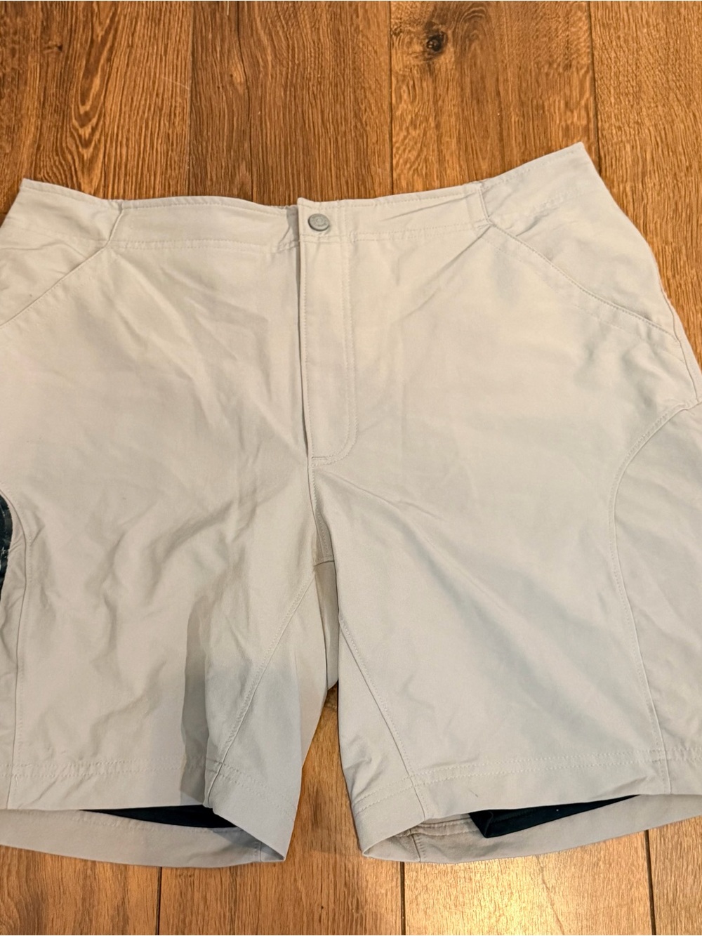 L.L. Bean Men's Light Gray Athletic cycling Shorts